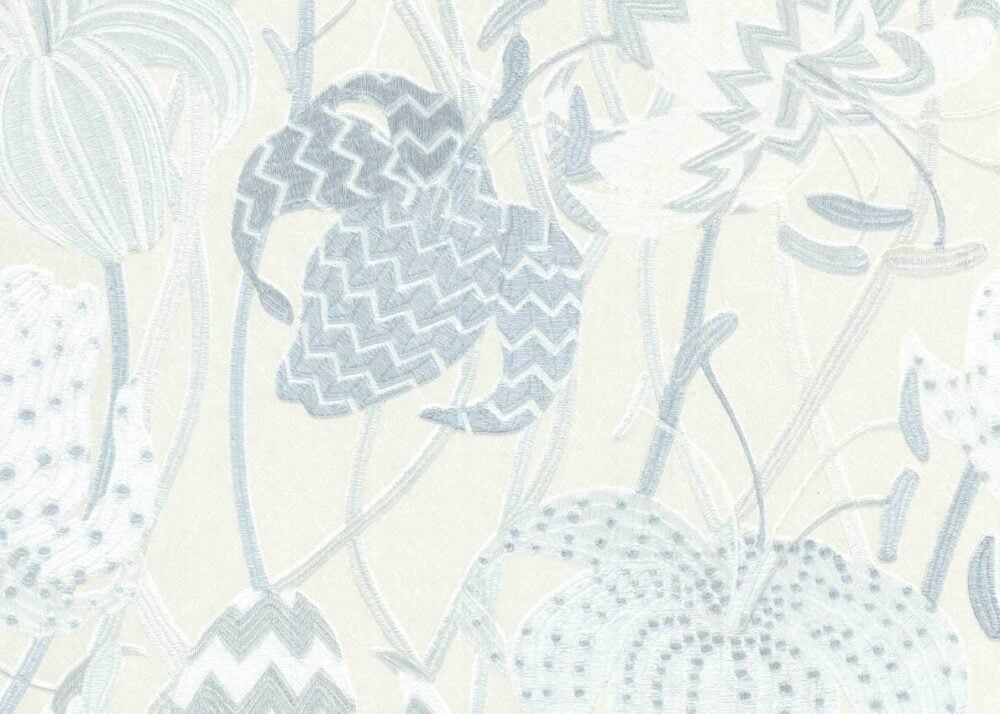 Papel pintado con bordado de flores "Lilium" de Missoni Home, en fondo marfil y tonos fríos