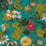 Terciopelo de estampado floral en verde menta "Passiflora" diseño de Clarke & Clarke