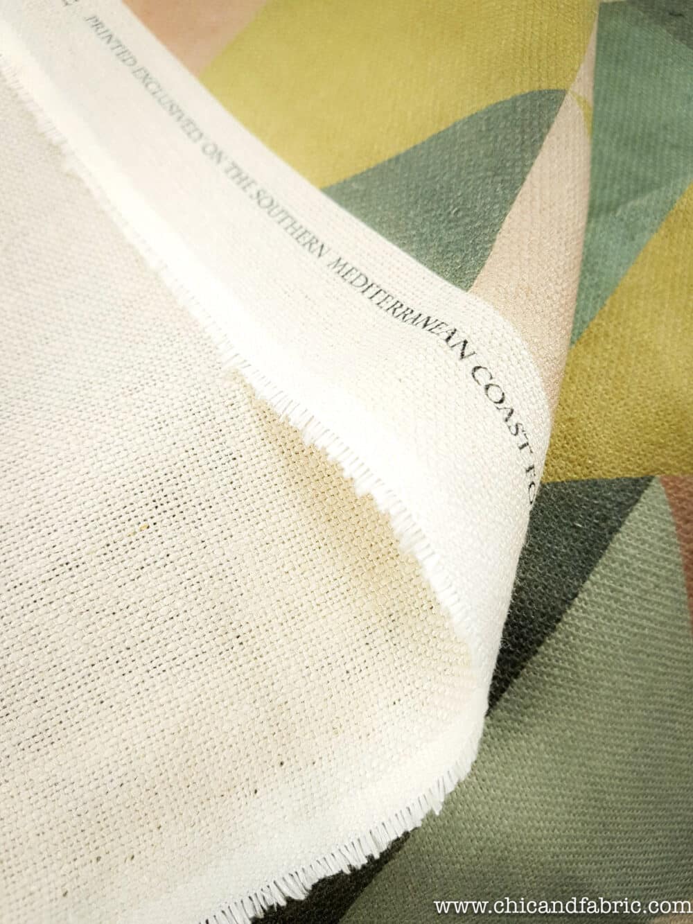 Tela de tapicería 100% lino estampado geométrico en rosa y menta para tapizar sillas o hacer cojines