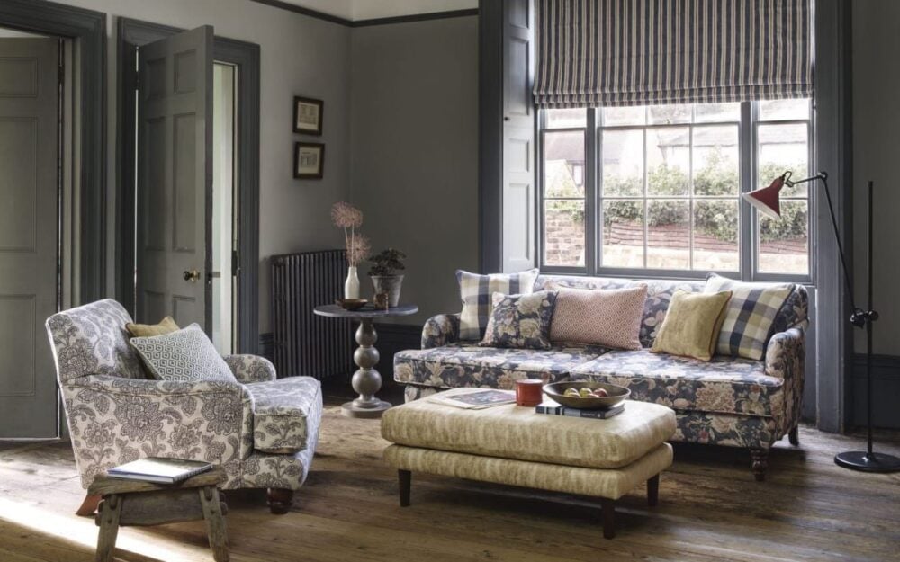 Sofá tapizado con tela estampada de estilo clásico inglés