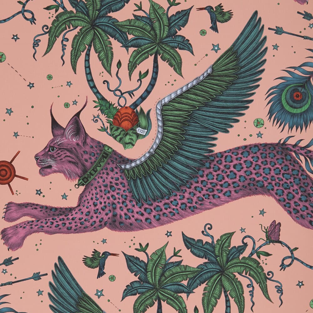 Papel pintado con motivos de animales fantásticos en coral flúor