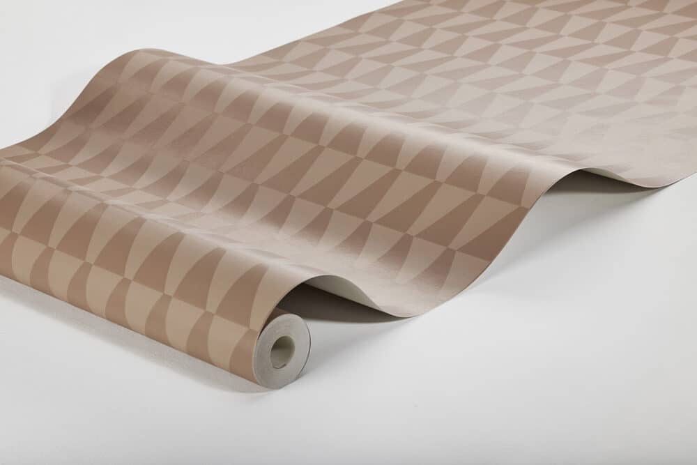 Rollo de papel pintado con sofisticados motivos geométricos "Arne Jacobsen Trapez" color rosa