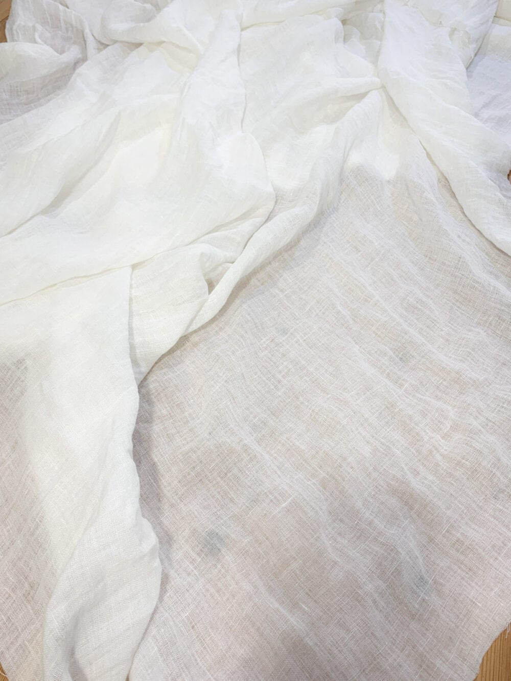 Tela de lino Skein col. 0 de Güell - Lamadrid para visillos o estores paqueto