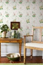 Papel pintado nórdico vintage de flores sobre fondo blanco "Krusenberg"