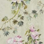 Papel pintado de peonías y damascos de estilo pictórico. Diseño «Floreale» de la exclusiva firma Designers Guild.