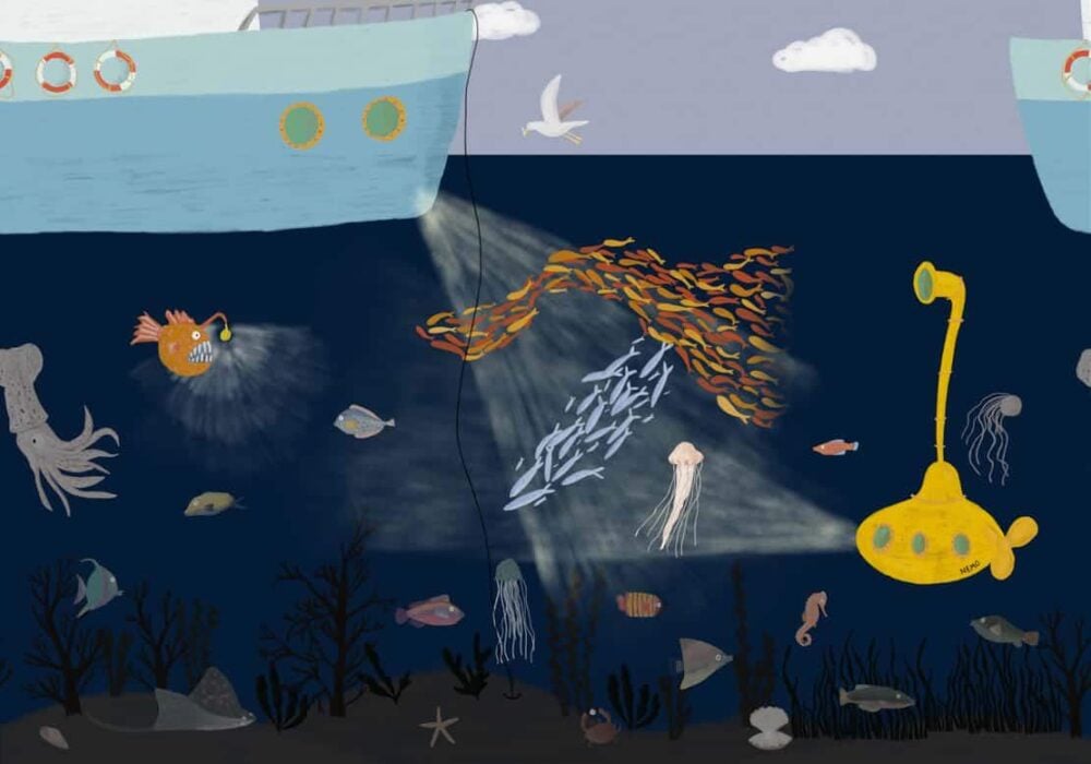 Un hermoso papel pintado de estilo infantil de un fondo marino, lleno de peces, corales, medusas, barcos,... ¡hasta un submarino amarillo!. Ref. YELLOW SUBMARINE - NIGHT - 9700022 de Coordonné.