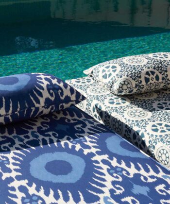 Tela de exterior con motivos ikat impresos en algodón reciclado Colección "Gran Khan" Abstractos Tela de exterior con motivos ikat impresos en algodón reciclado