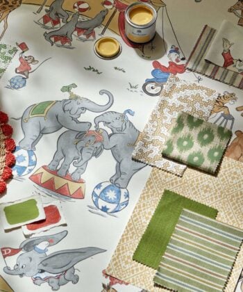 DUMBO-DDIW-217284 "Disney Home x Sanderson Wallpapers" Collection Animals