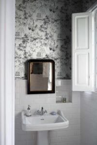 Papel pintado para baños vinílico