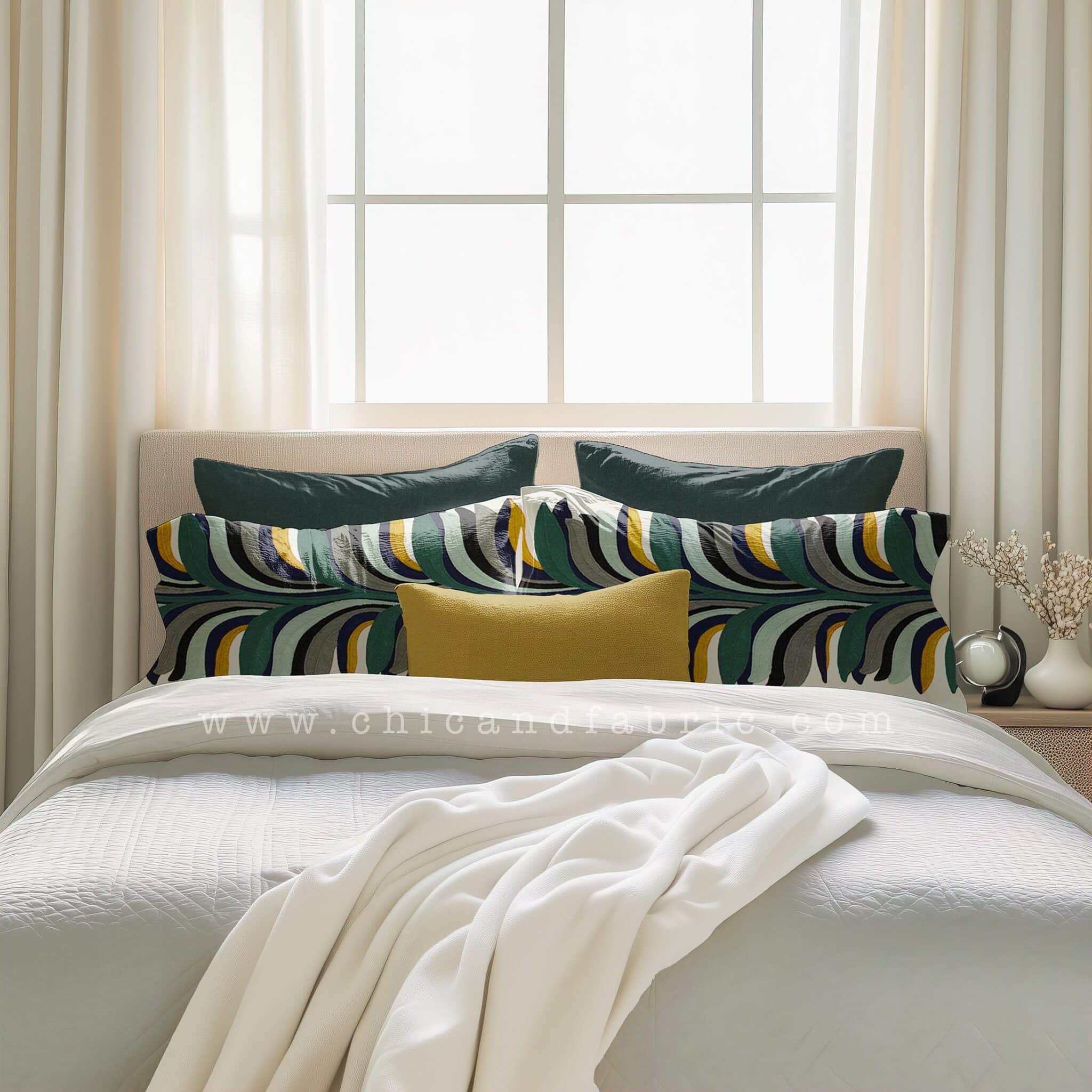 Combinación de ropa de cama confeccionada con telas de James Malone (Capri y Tilt)