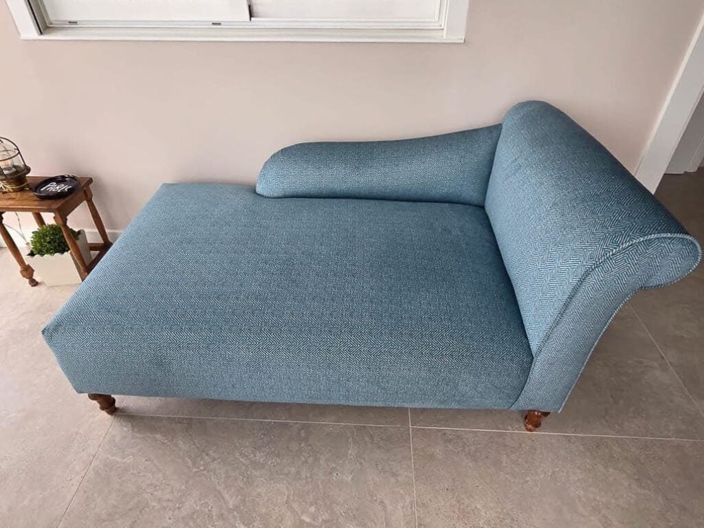 Sofa chaise longue renovado