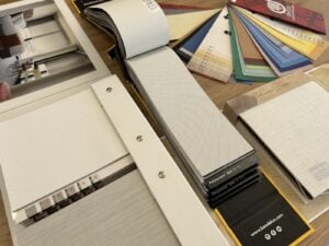 Diferentes tipos de screen y polyscreen para estores enrollables