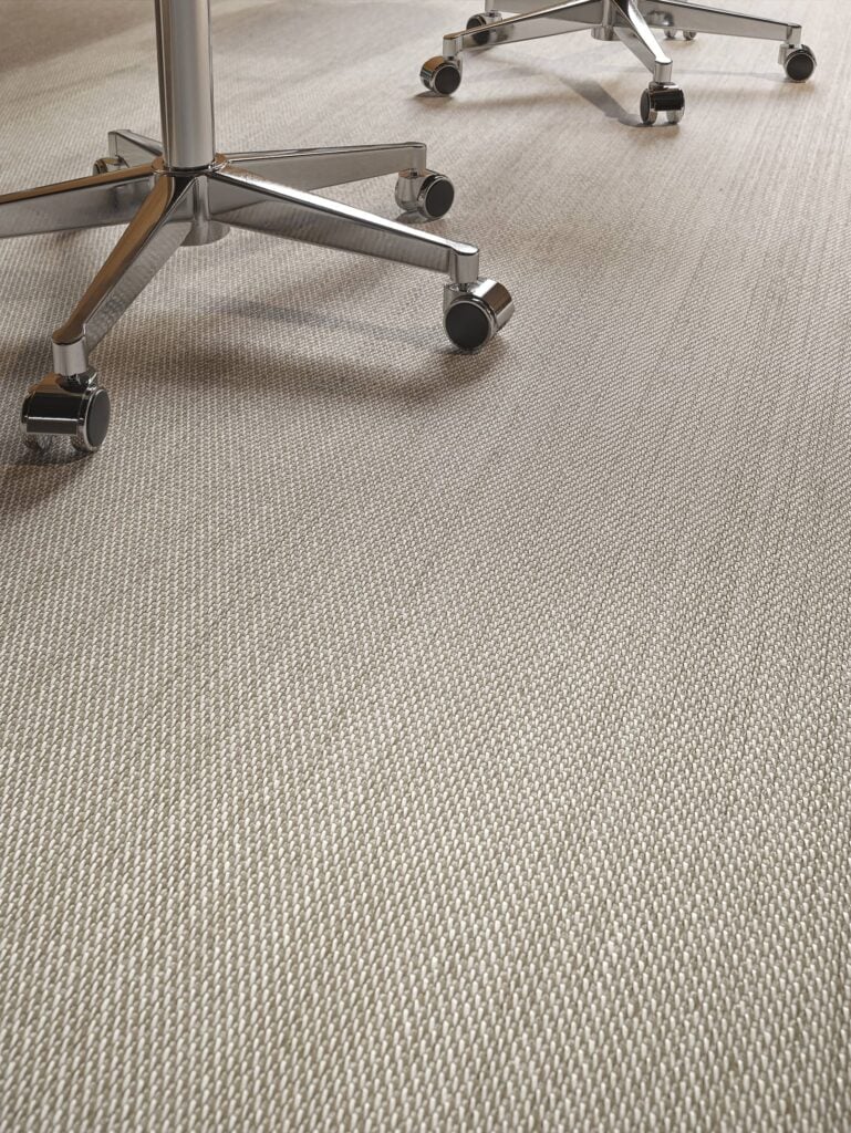 Alfombra vinílica Technics de Santos Monteiro en zona de trabajo