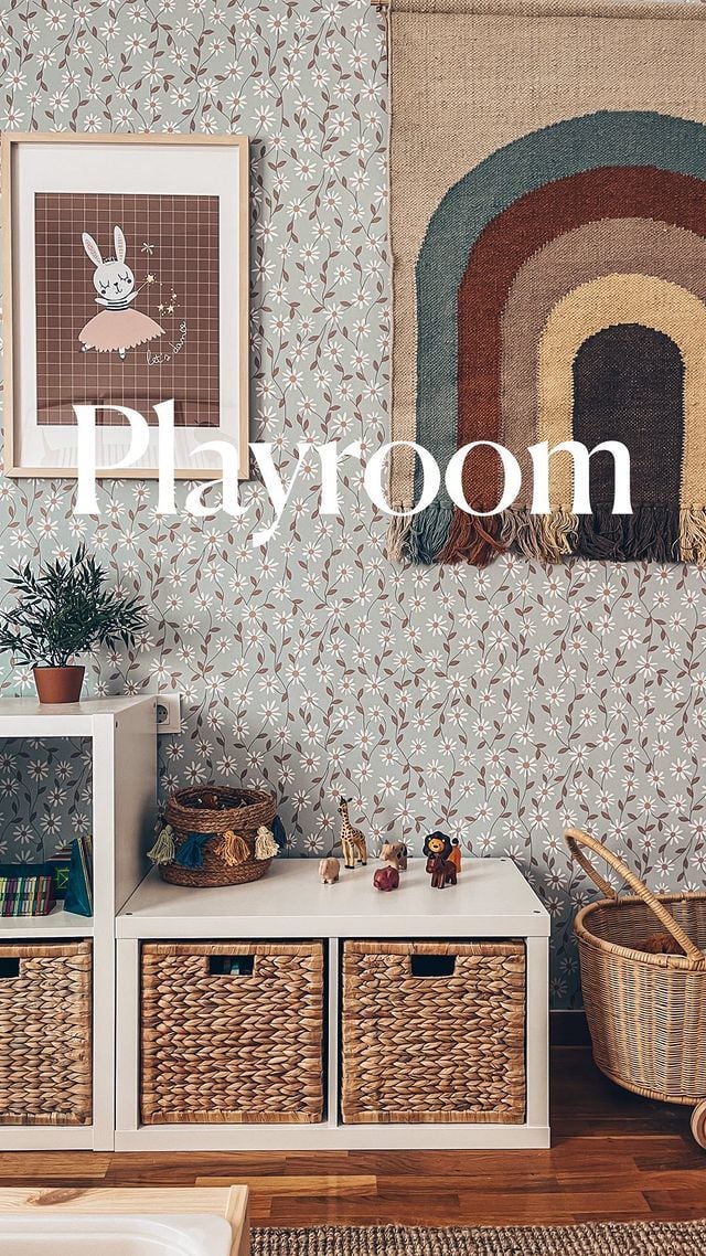 Aquí os enseñamos esta perfecta playroom para dos hermanas que hicimos antes del verano😍🌸🌷

Ahora estamos concretando visitas para empezar los proyectos presenciales en setiembre, así que escríbenos si quieres que vayamos a conocer tu espacio y a hacer magia🌞🩷💚🌸🙋🏻‍♀️🙋🏼‍♀️

Papel de: chicandfabric 
Mueble juguetes astikitline 
Cubre radiador vidaxl_es 
Arco Iris decoandkids 

#playroom #room #espacios #antesydespues #despues #juegos #play #jugar
