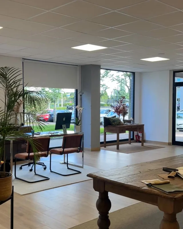 ✨ Nos mudamos ✨ Ahora estamos junto a El Corte Inglés.

Nuestro showroom cambia de dirección para seguir creciendo y ofreceros un espacio más cómodo e inspirador, lleno de textiles, papeles pintados, alfombras o estores.

c/ Francisco Tomás y Valiente 9A BJ 10 , Santander (39011) Cantabria.

Recuerda, si reservas cita, nos aseguramos de poder dedicarle el tiempo necesario e incluso tener algunas opciones preparadas para cuando vengas :)